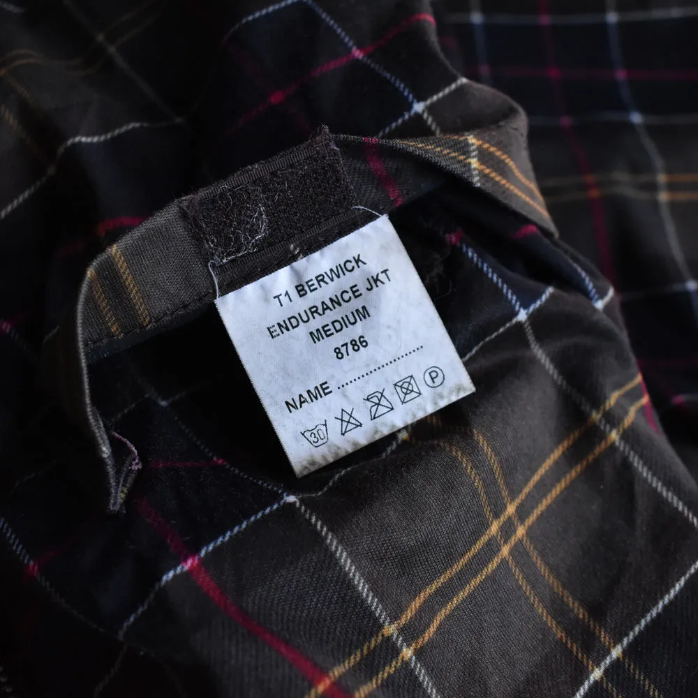 Barbour “T1 BERWICK ENDURANCE JKT” ノンオイルド ジャケット 240124