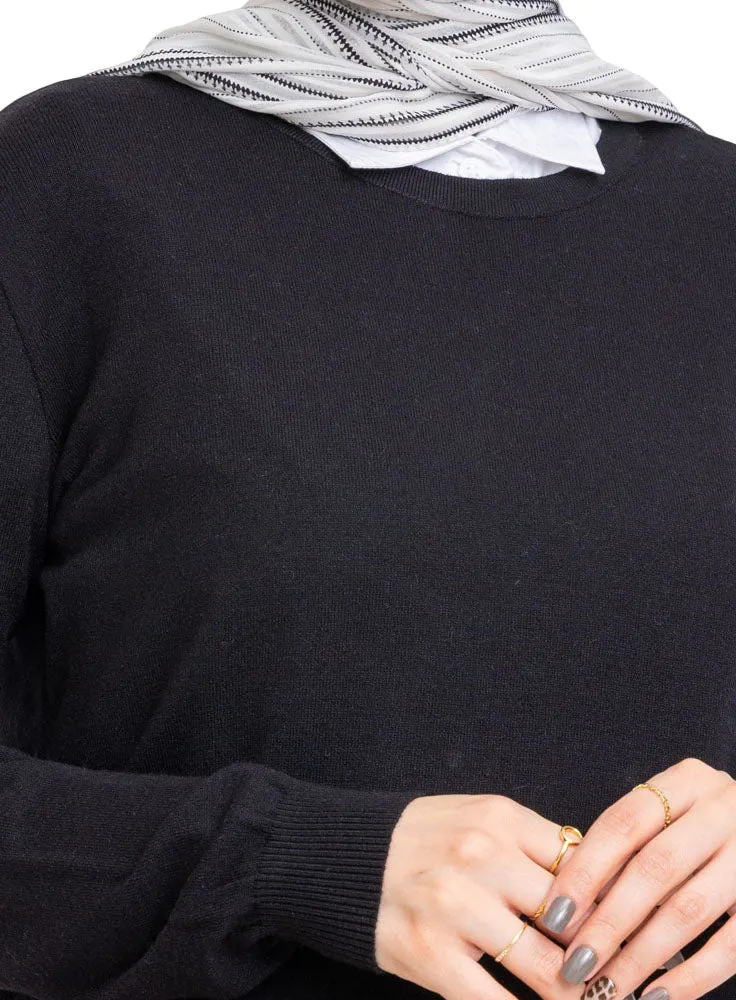 Black Round Knit Pullover