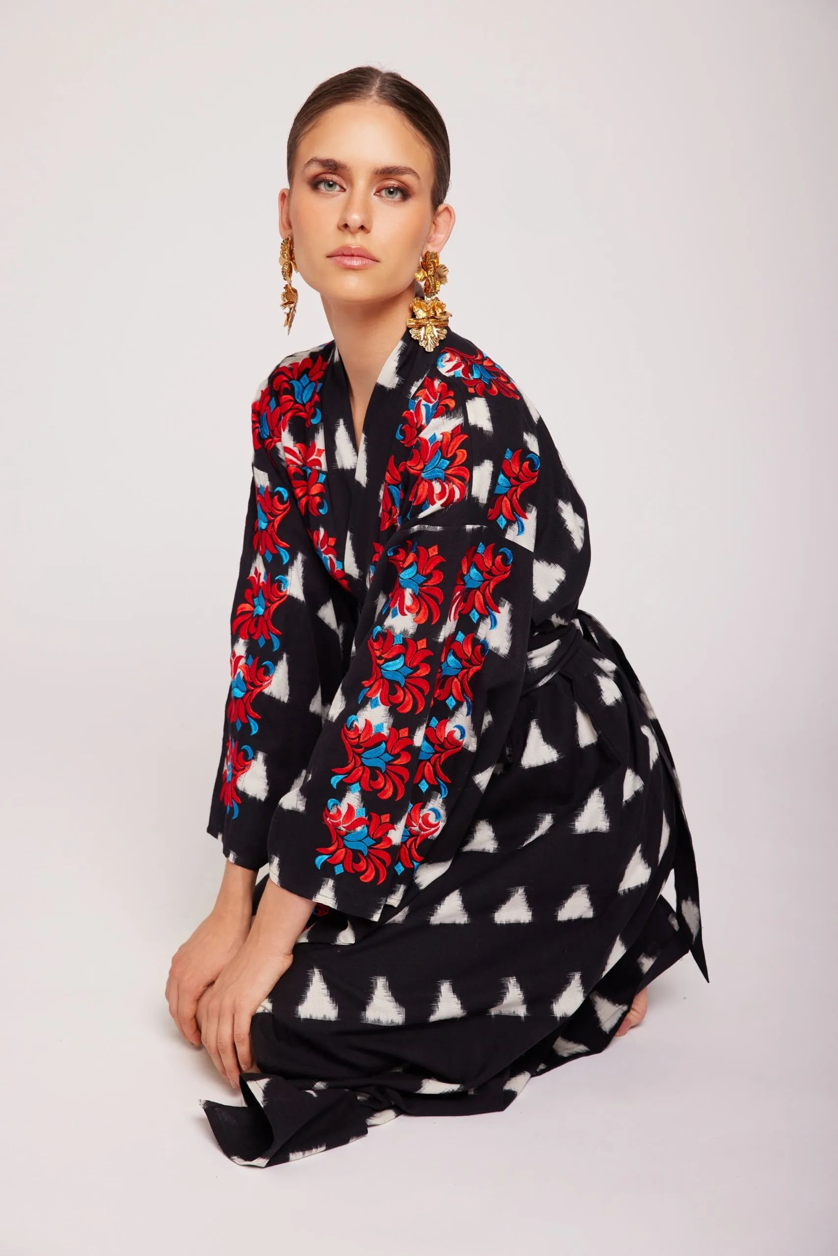 Black Savannah Naya Kimono