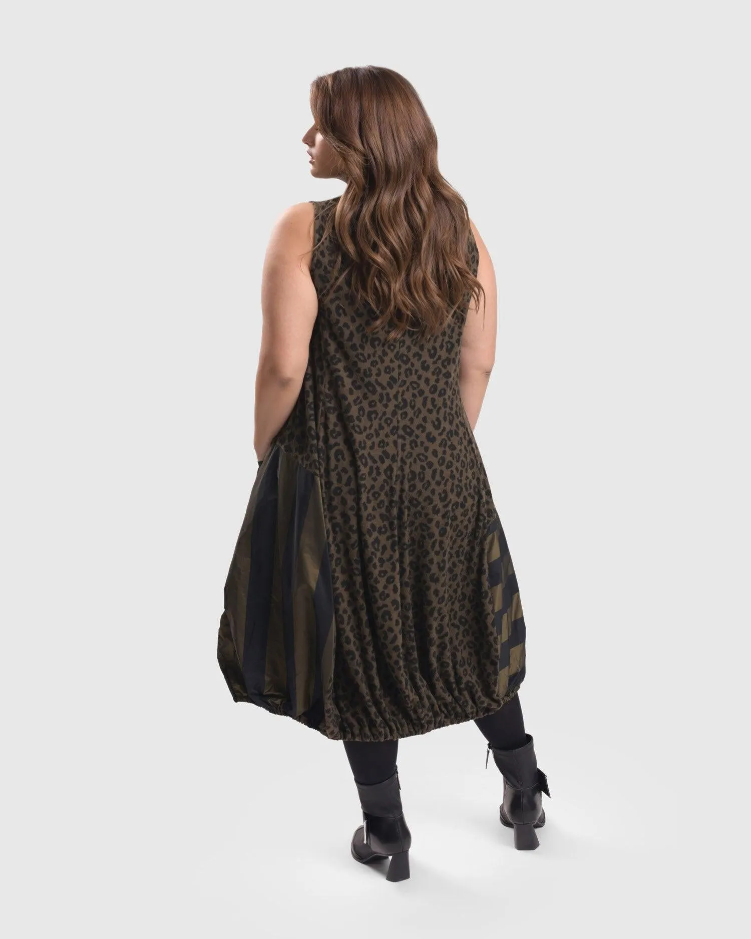Chiu Whisper Wonderful Dress, Khaki