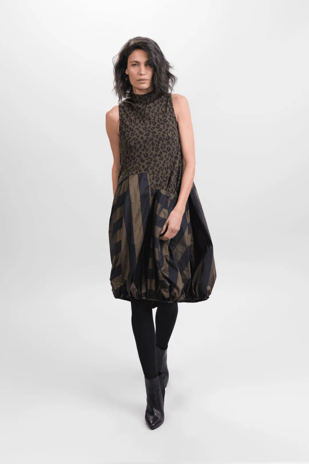 Chiu Whisper Wonderful Dress, Khaki