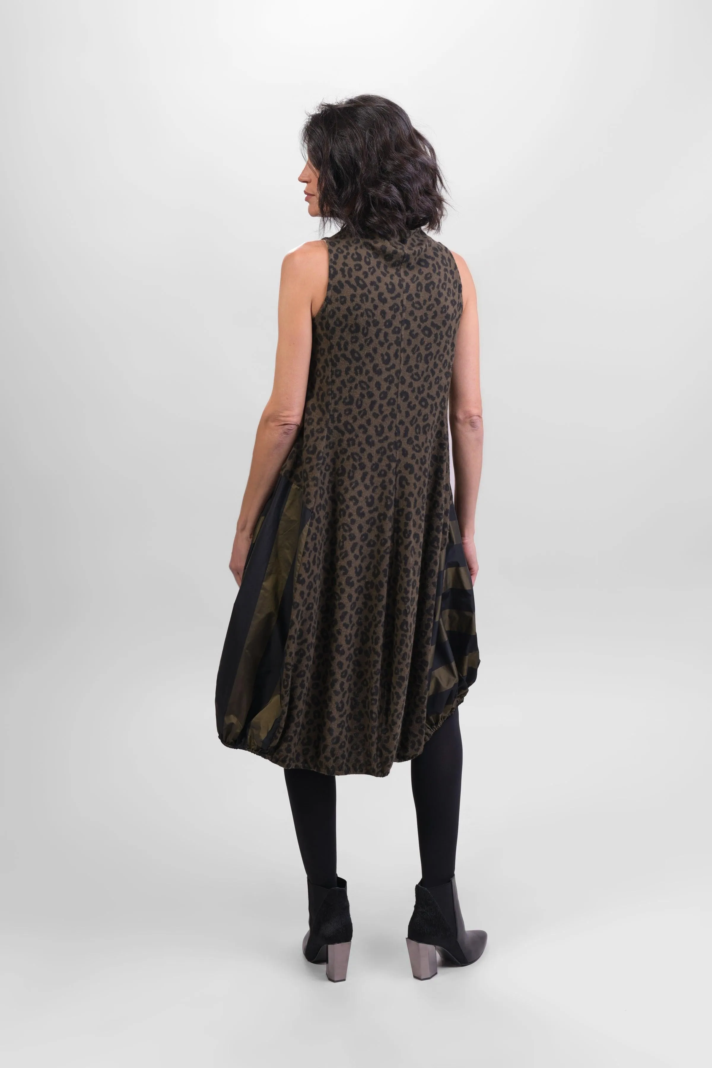 Chiu Whisper Wonderful Dress, Khaki