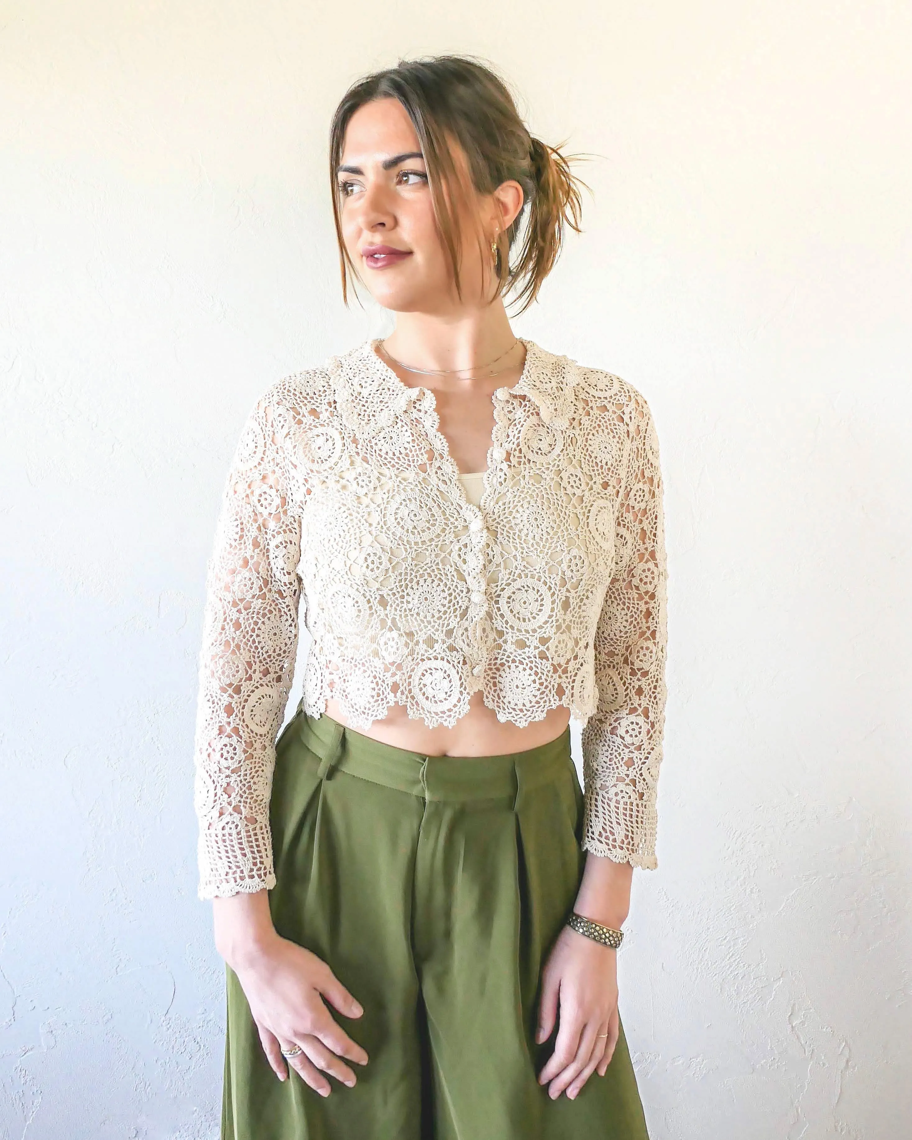 Long Sleeve Cropped Crochet Cardigan Sweater with Kaleidoscope Floral Design
