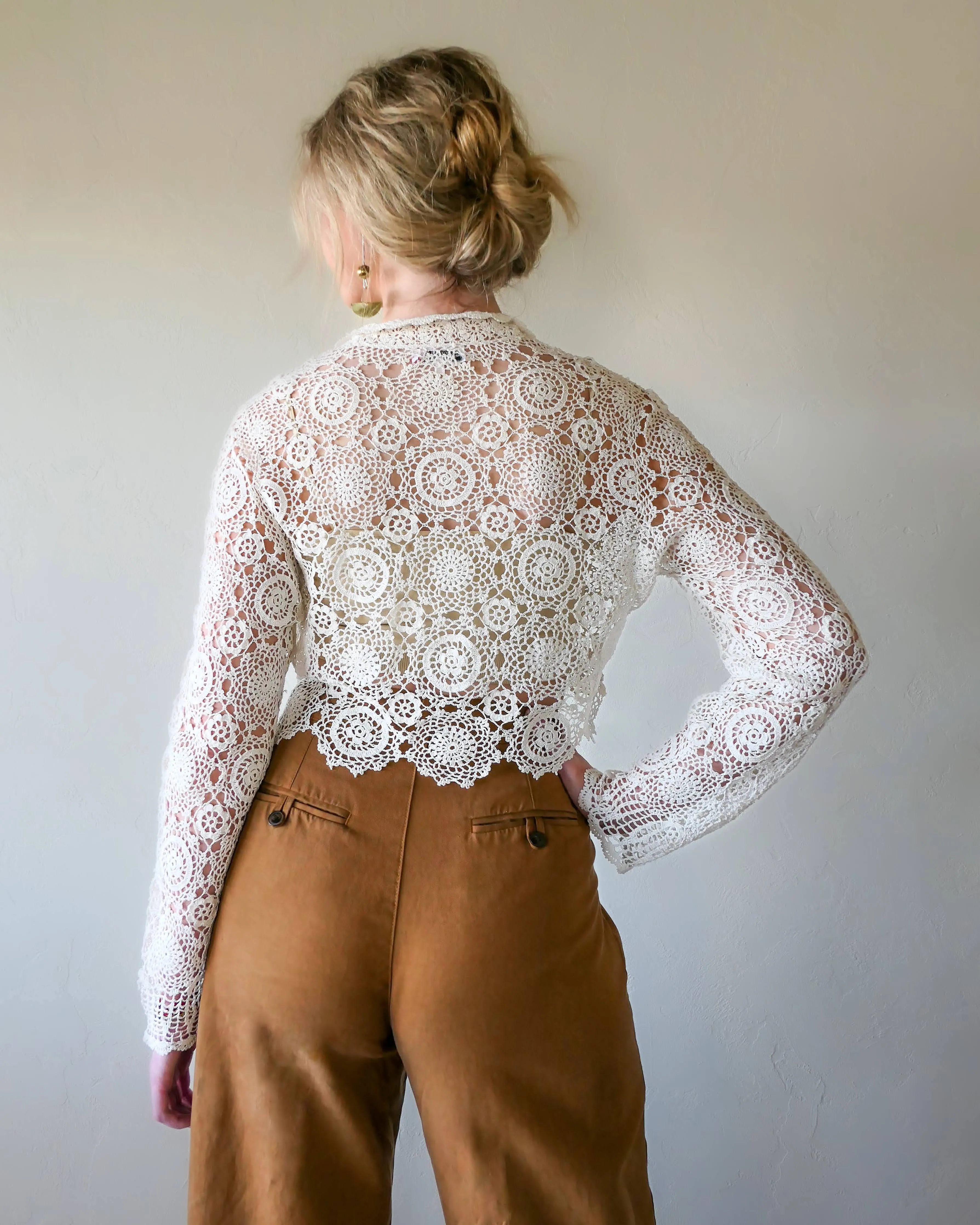 Long Sleeve Cropped Crochet Cardigan Sweater with Kaleidoscope Floral Design