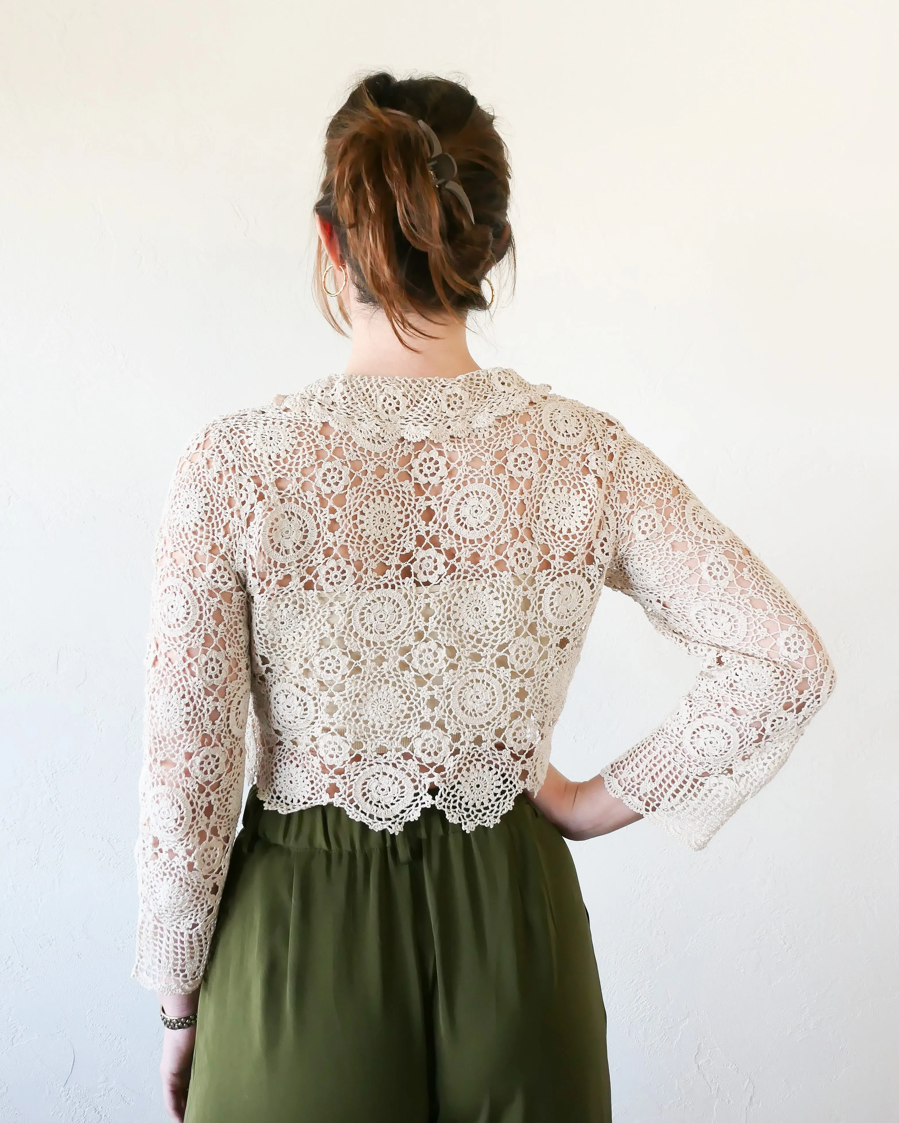 Long Sleeve Cropped Crochet Cardigan Sweater with Kaleidoscope Floral Design