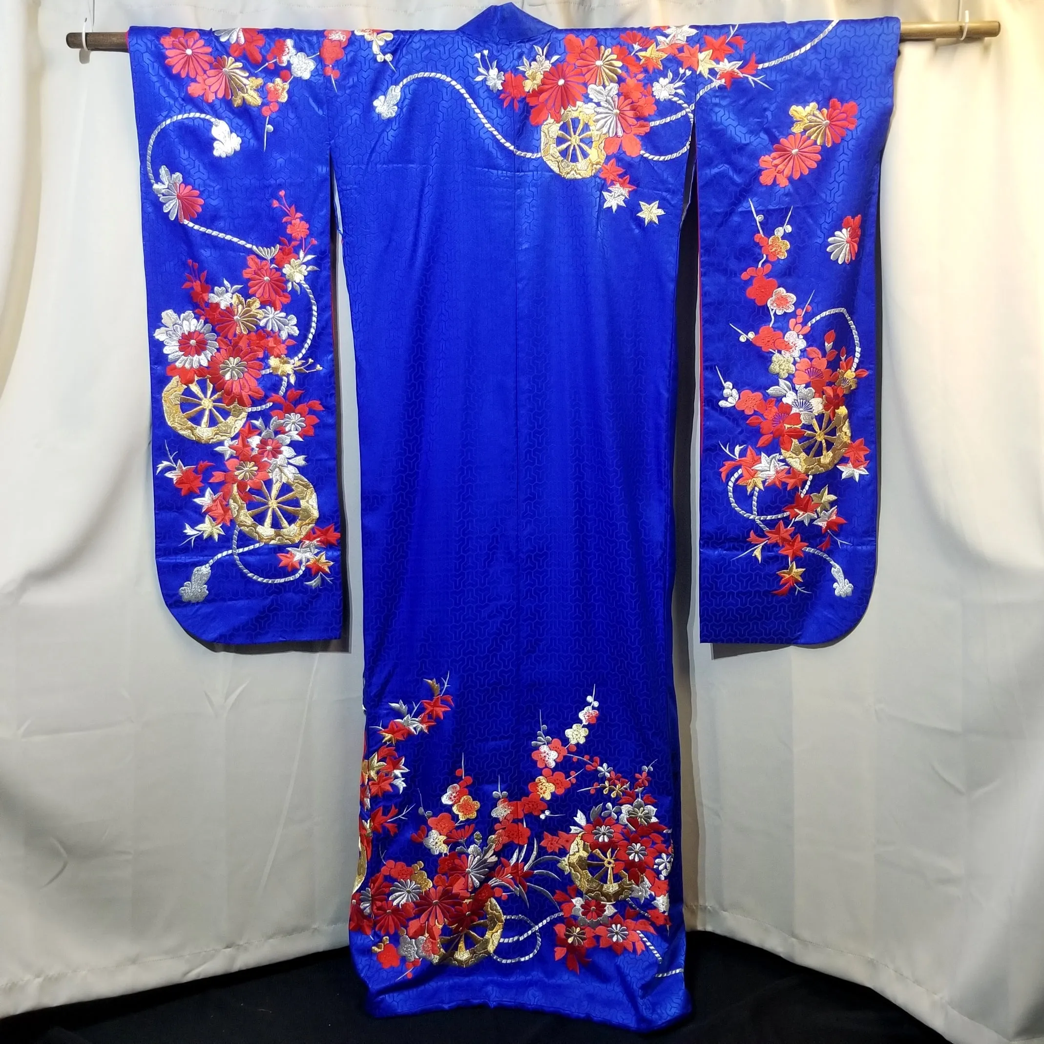 "Entirely Embroidered" Vintage Japanese Kakeshita