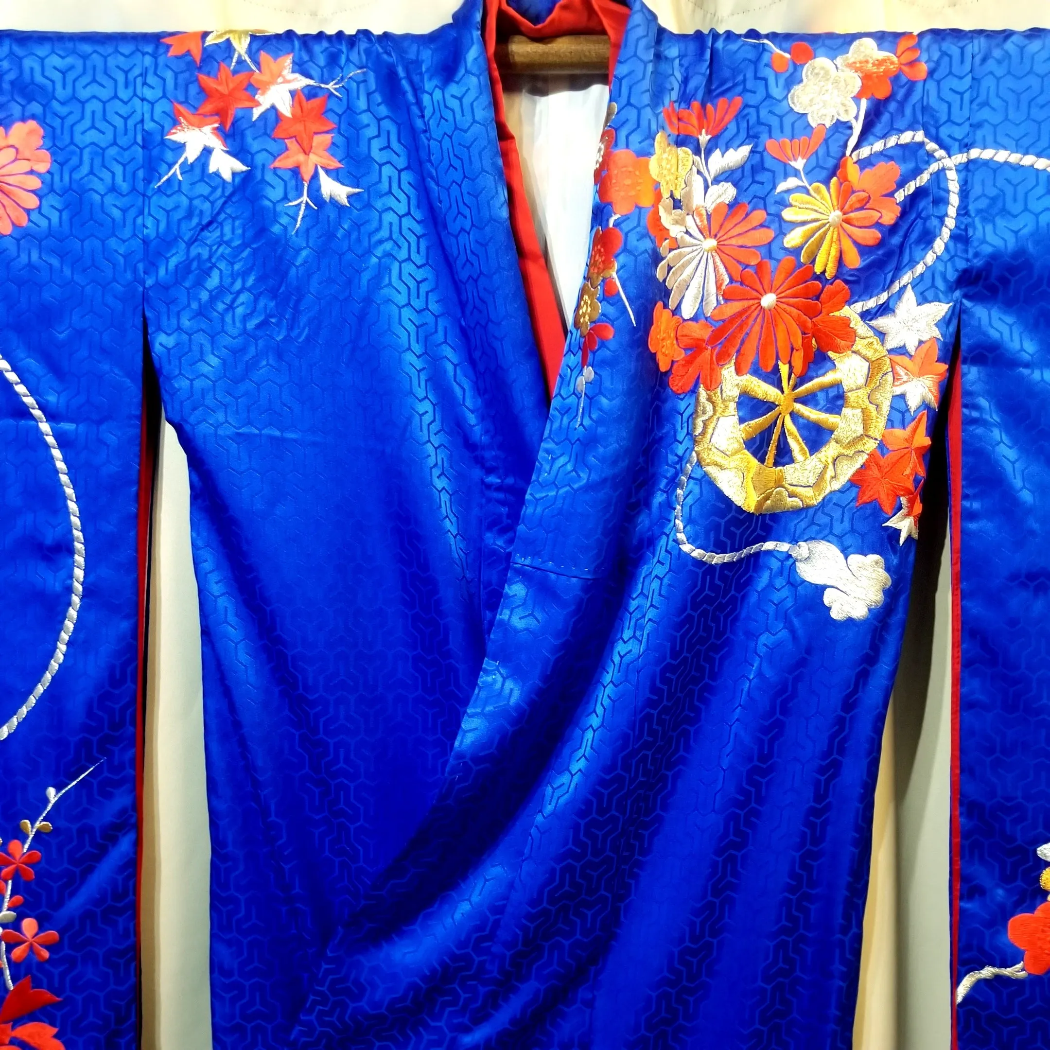 "Entirely Embroidered" Vintage Japanese Kakeshita