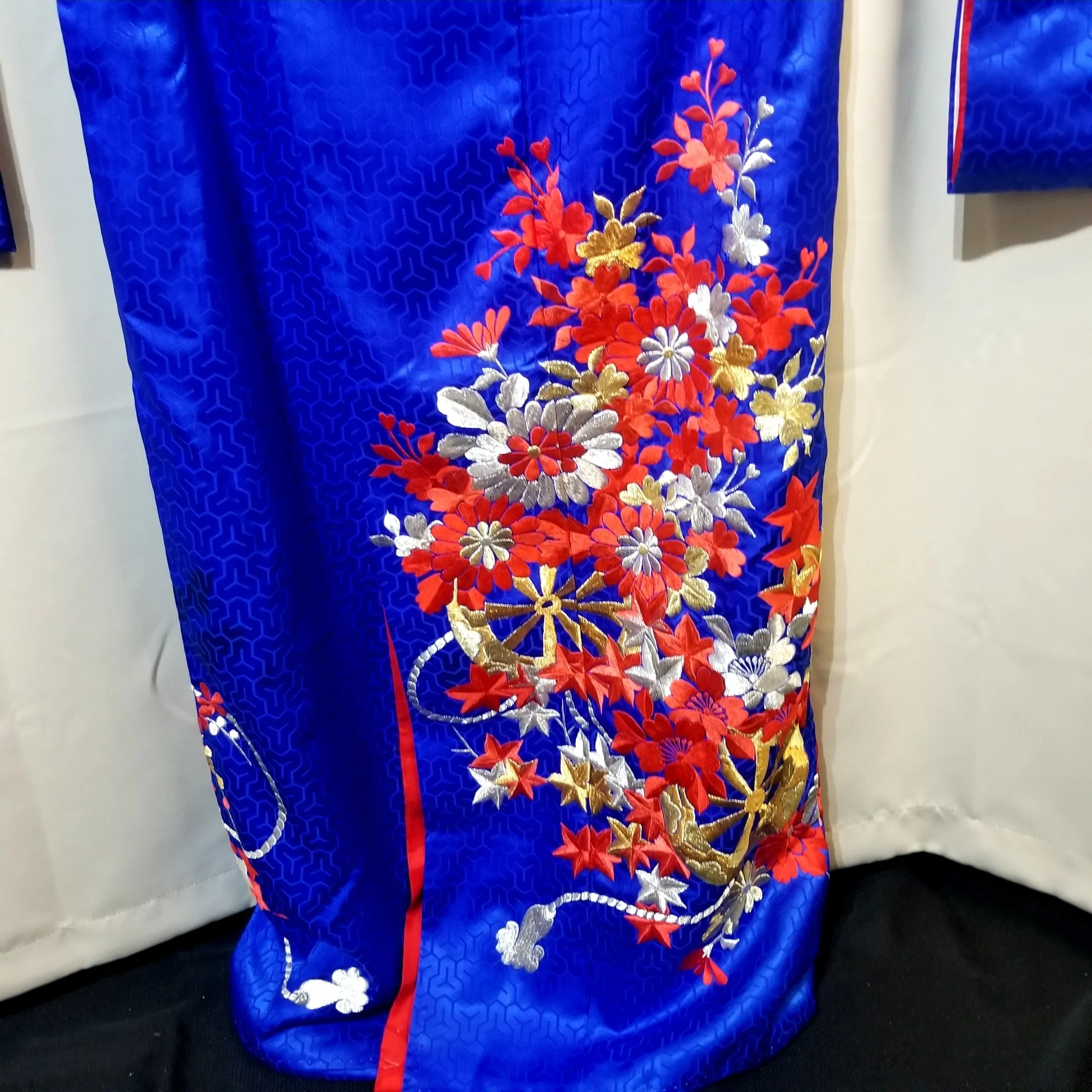 "Entirely Embroidered" Vintage Japanese Kakeshita