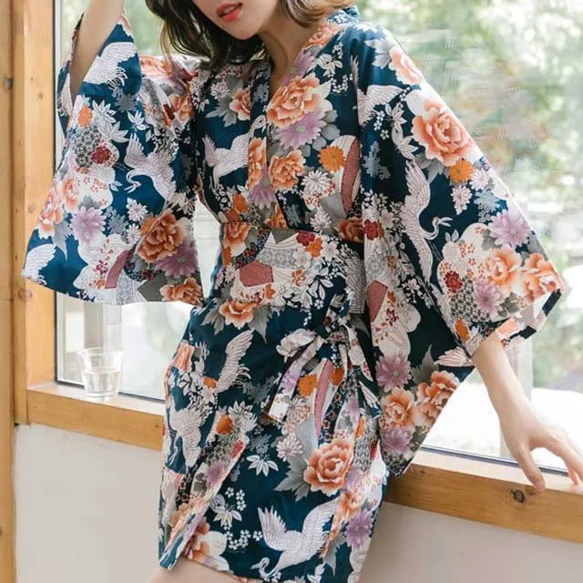 Short Kimono Robe