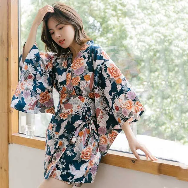 Short Kimono Robe