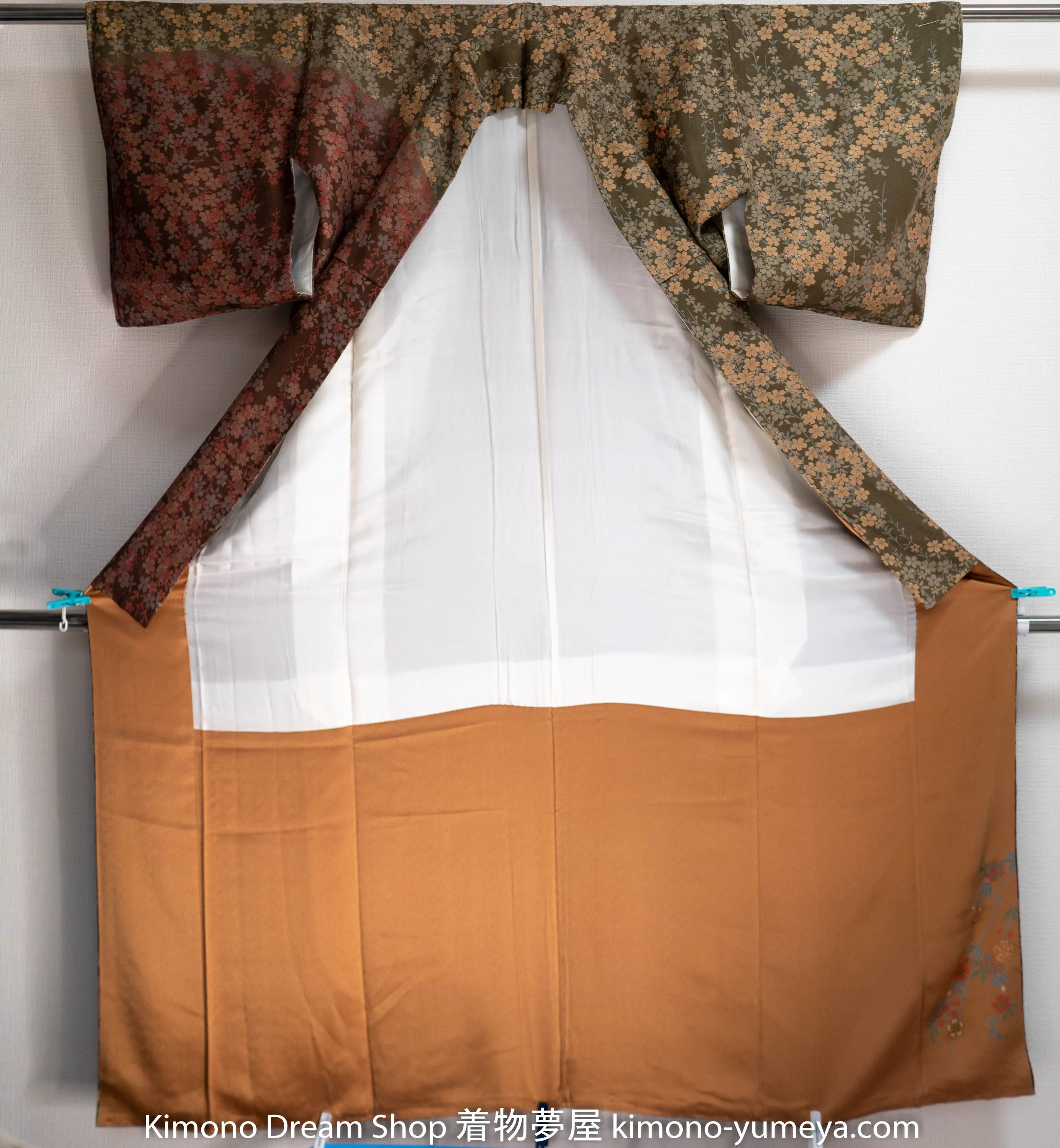 Unused Brown Houmongi - Crest Moon Light Brown Dark Brown Komon - Golden Accenting High Quality Silk