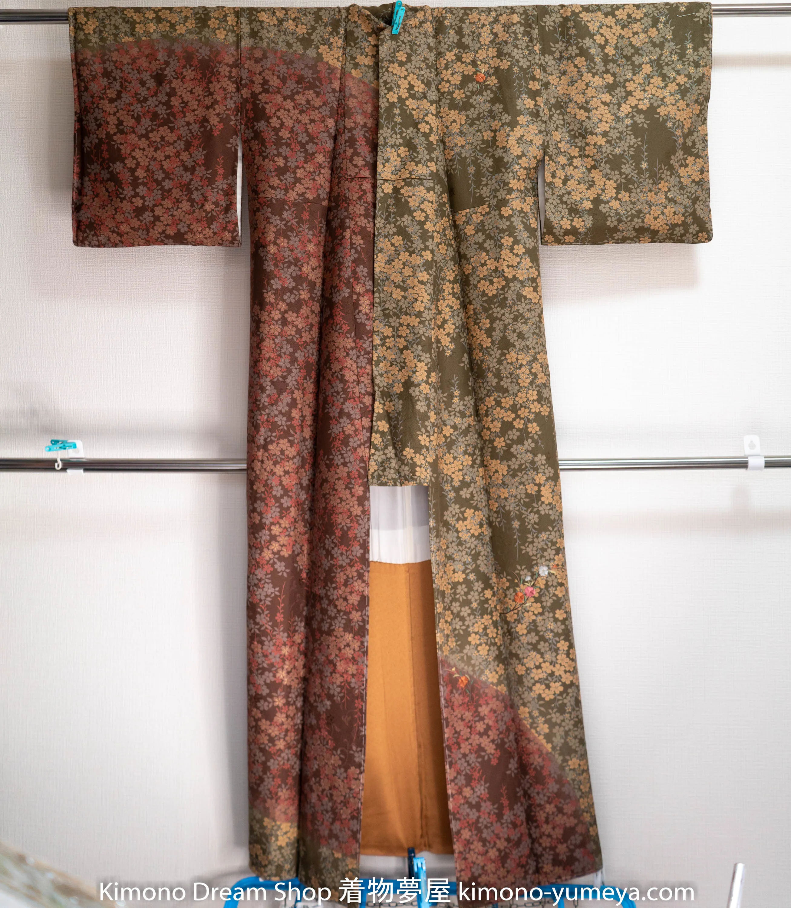 Unused Brown Houmongi - Crest Moon Light Brown Dark Brown Komon - Golden Accenting High Quality Silk
