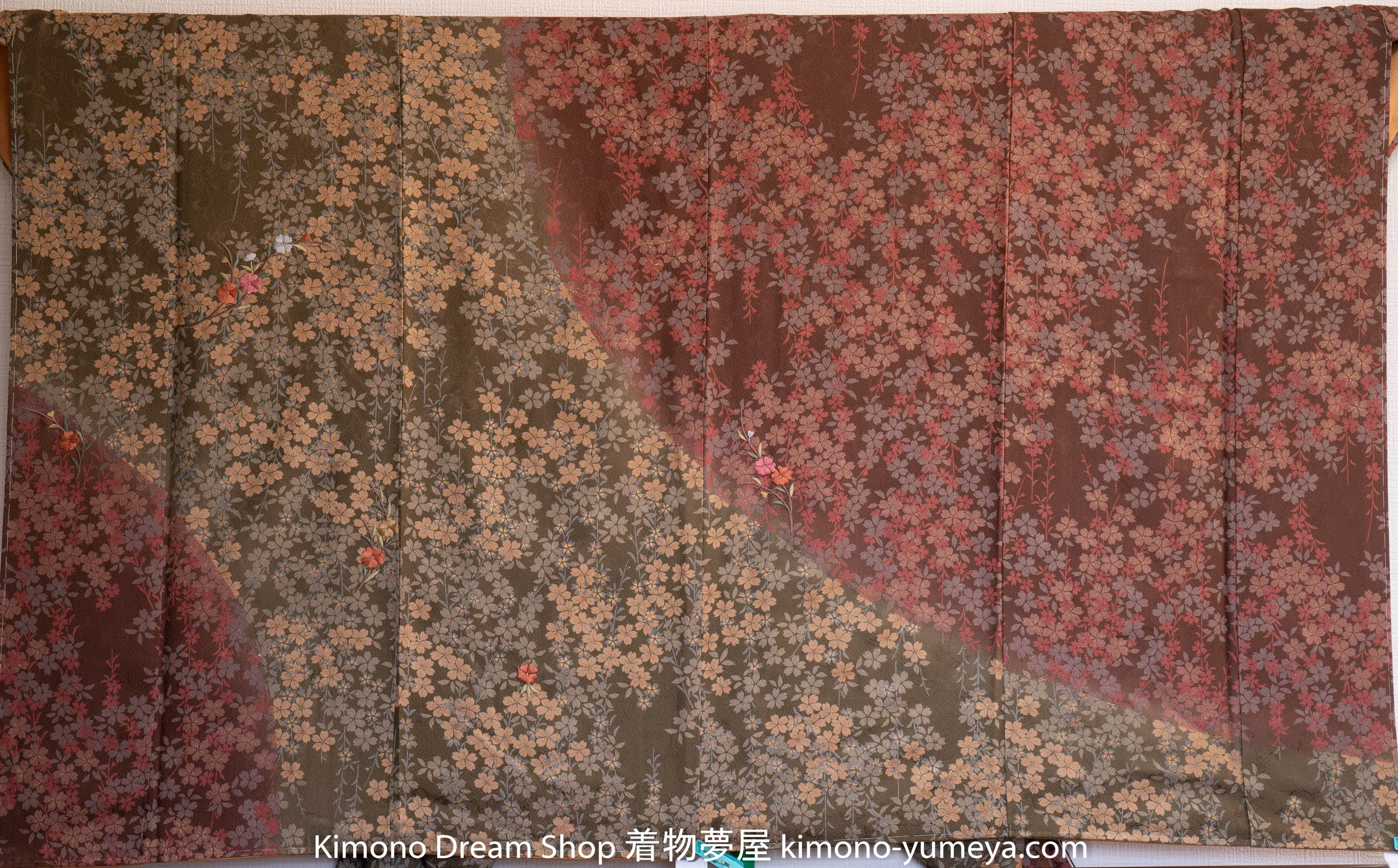 Unused Brown Houmongi - Crest Moon Light Brown Dark Brown Komon - Golden Accenting High Quality Silk