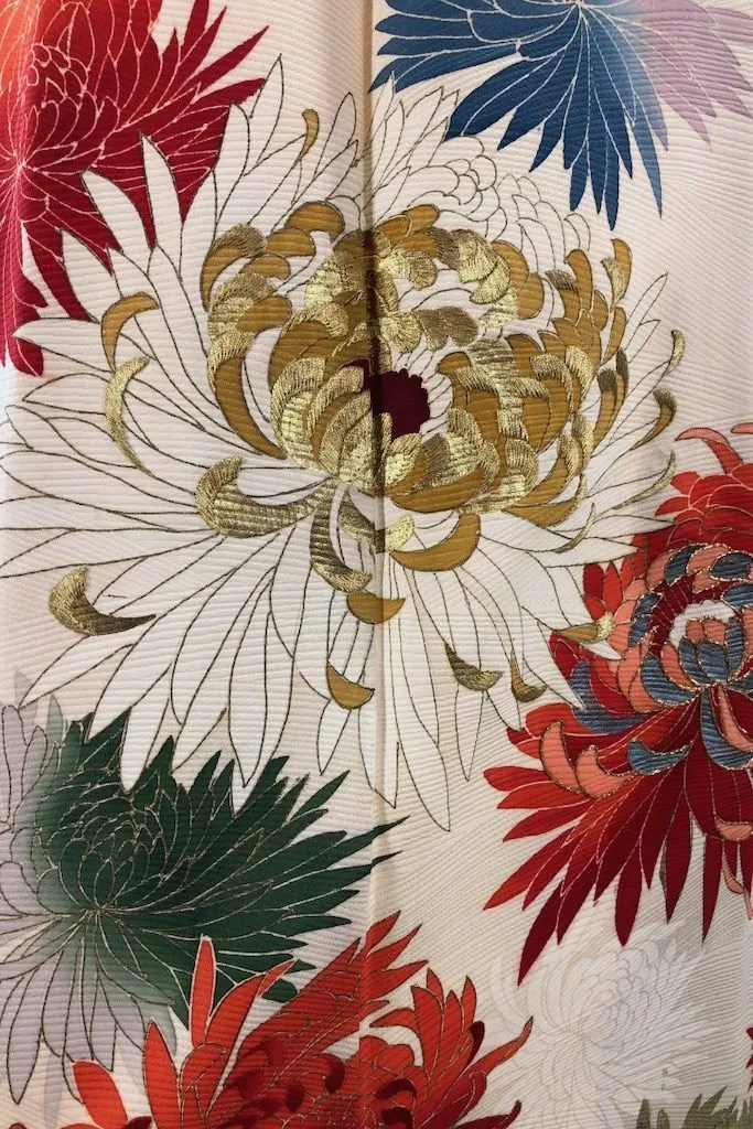 Vintage Ivory Gold Chrysanthemum Silk Kimono Robe