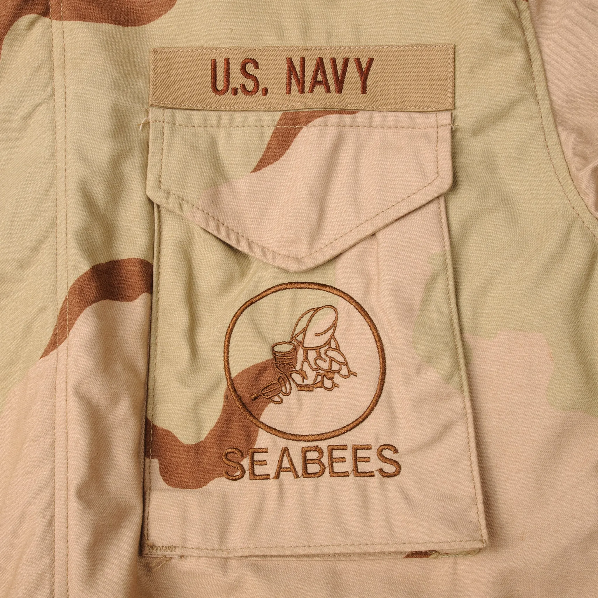 VINTAGE US NAVY SEABEES M-1965 M65 FIELD JACKET DESERT CAMOUFLAGE PATTERN 1999 SIZE X-LARGE REGULAR