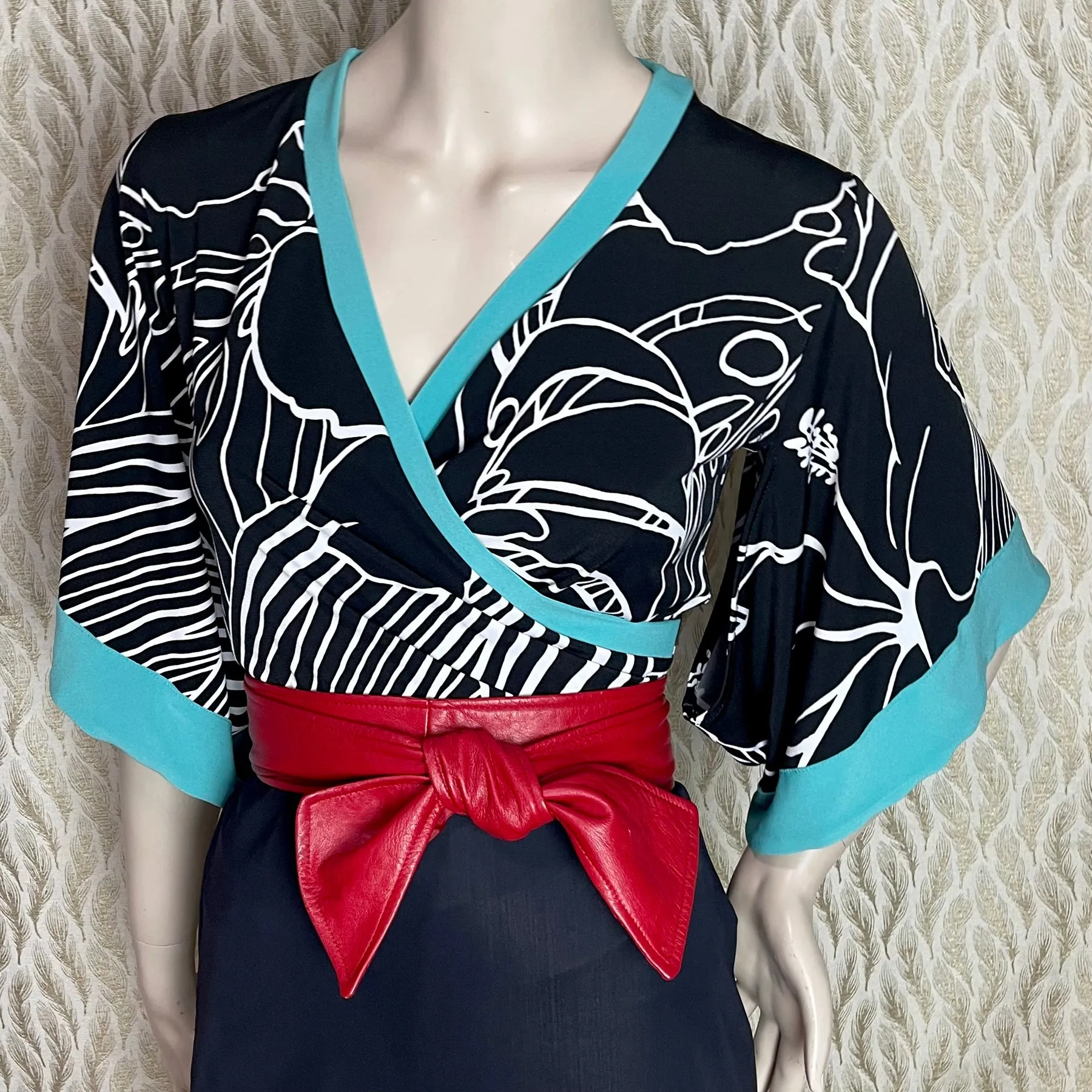 ZEN GARDEN KIMONO TOP | Spots and Graphic prints