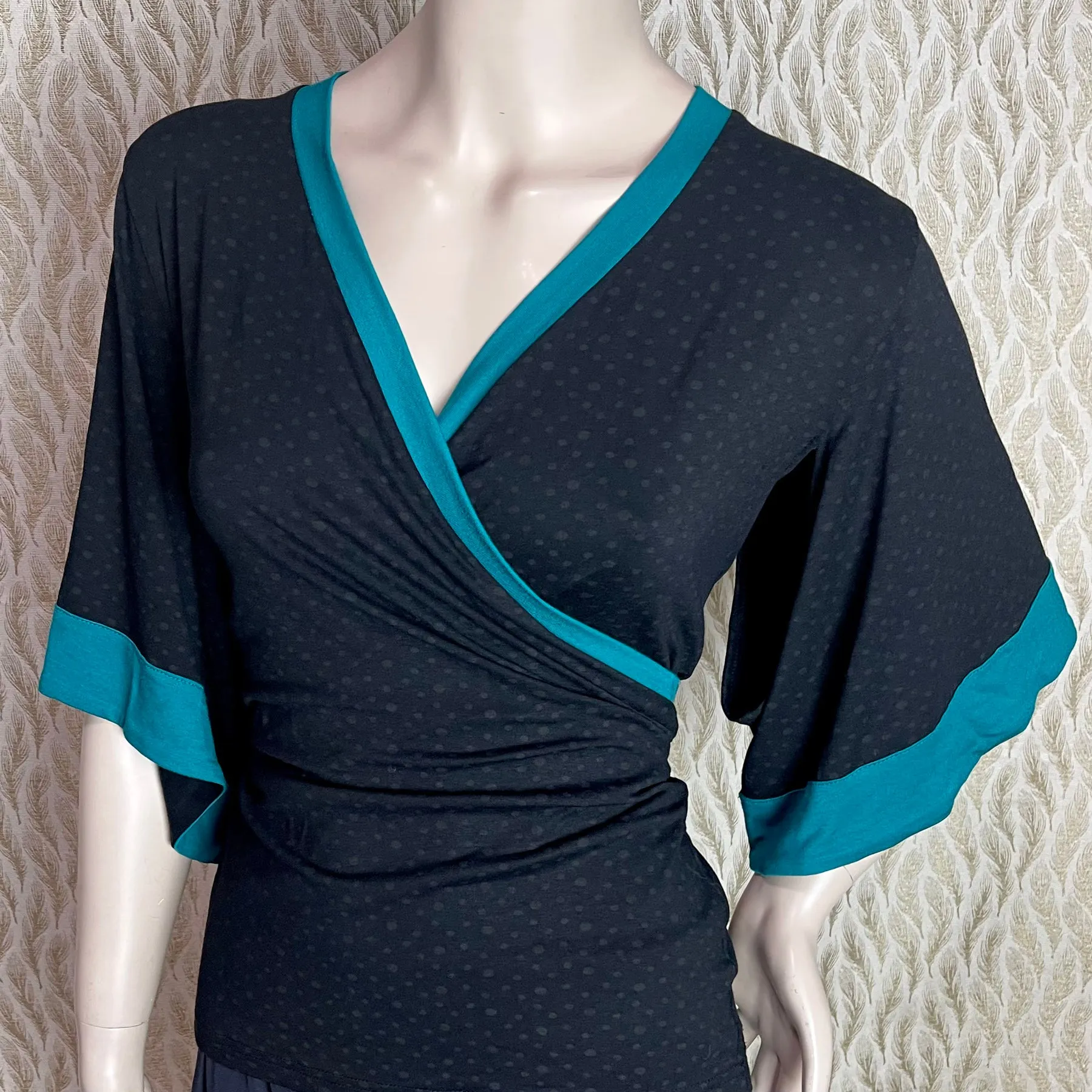 ZEN GARDEN KIMONO TOP | Spots and Graphic prints