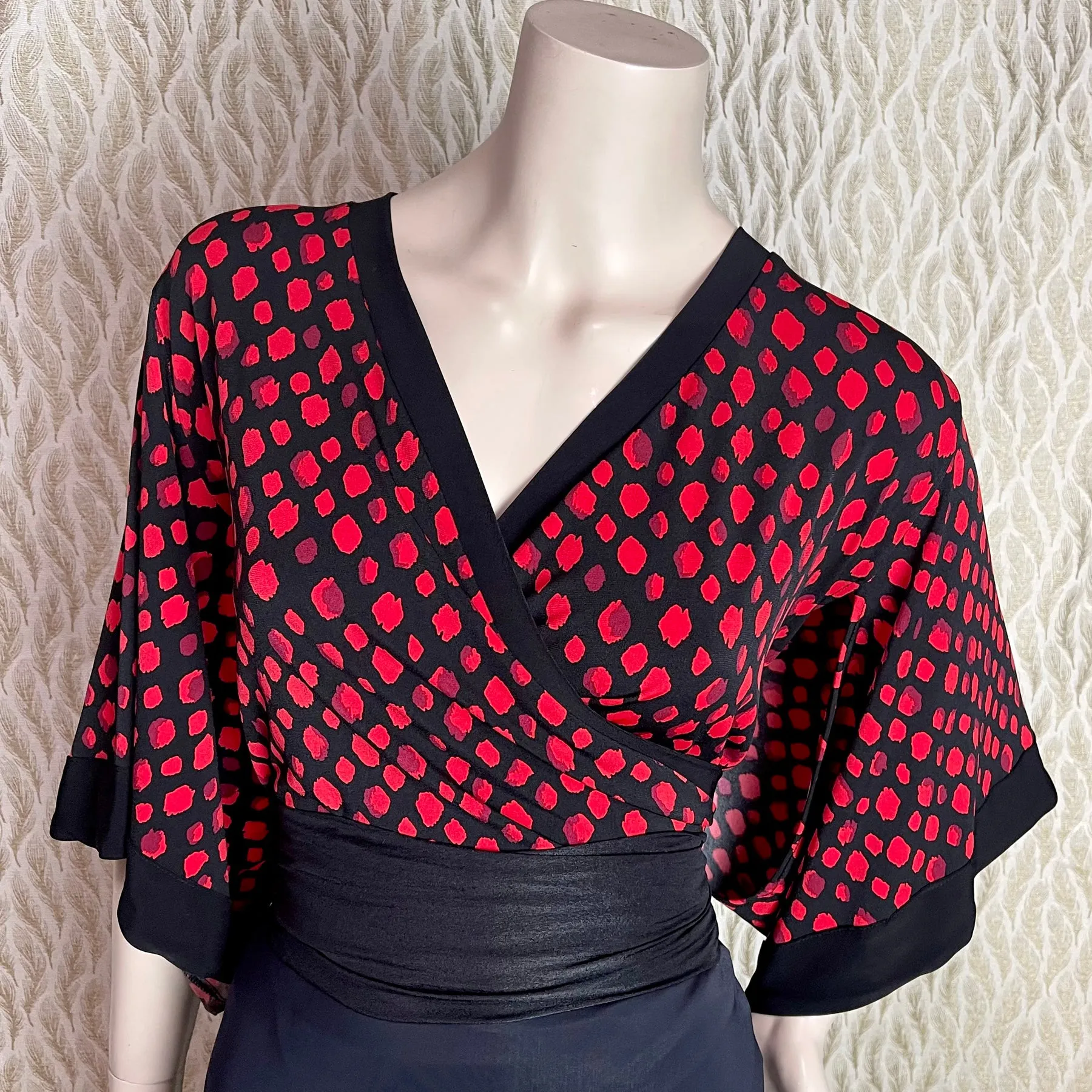 ZEN GARDEN KIMONO TOP | Spots and Graphic prints